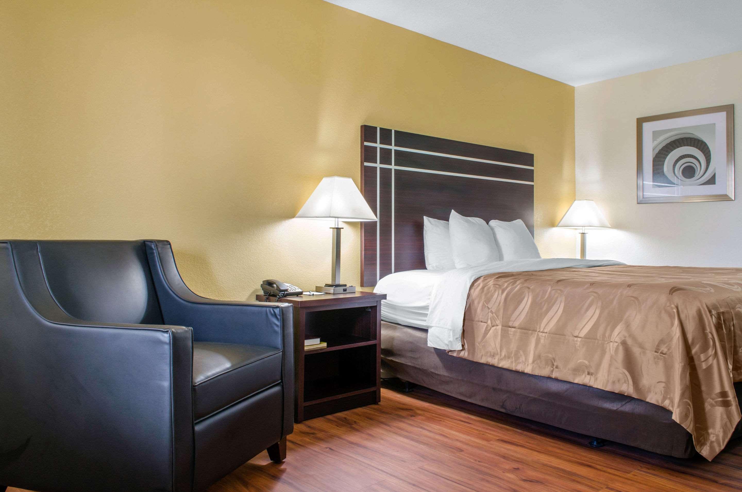 Quality Inn McComb Exterior photo