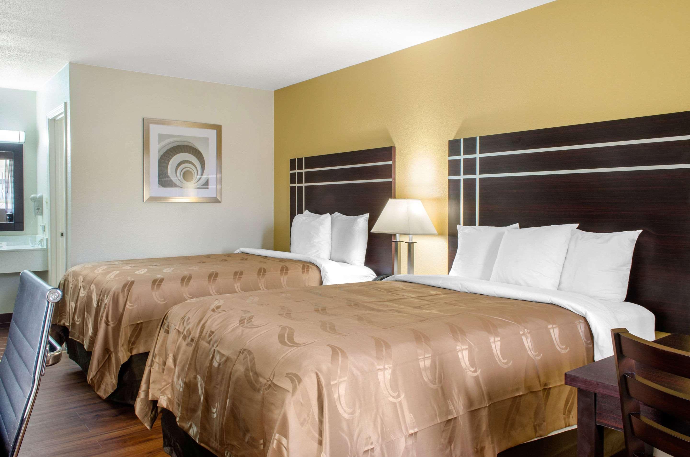 Quality Inn McComb Exterior photo